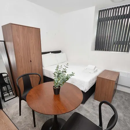 Modern - Sleeps 4 *