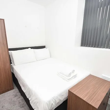 Modern - Sleeps 4 Apartment
