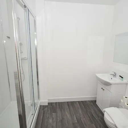 Modern - Sleeps 4 *